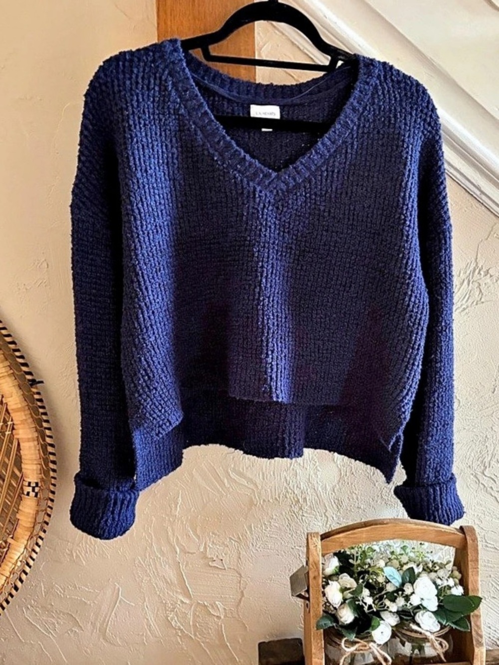 L.A. Hearts V-Neck Sweater in Blue Size Small